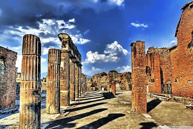 Pompeii: 2H Family friendly Tour with an Archeologist Guide - What you’ll actually see in Pompeii during a short, kid-friendly route