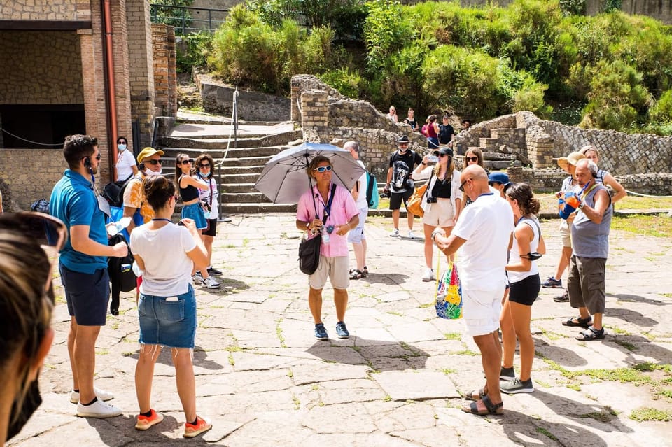 Pompeii: 2H group guided tour with a certified guide - What to wear and bring for a comfortable Pompeii walk