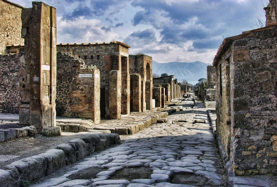 Pompeii: 2H group guided tour with a certified guide - Price and value: does $42 make sense for what you get?