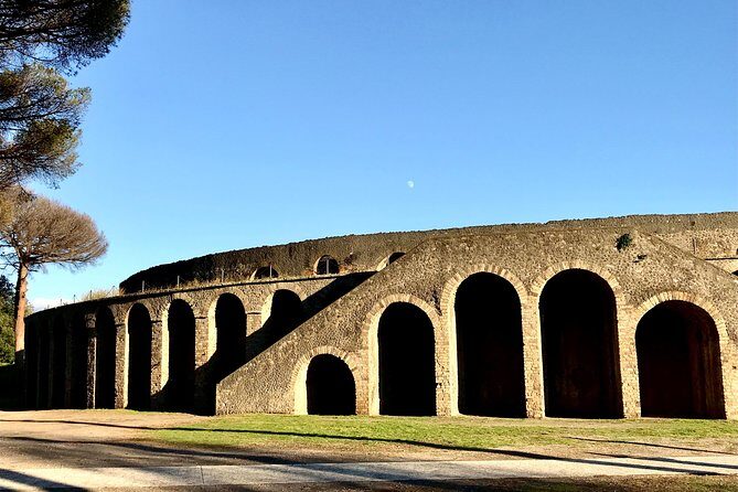 Pompeii 3h Private & Quality Tour with your Archaeologist - A private Pompeii walk built around an archaeologist