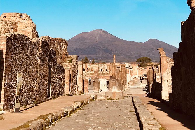 Pompeii 3h Private & Quality Tour with your Archaeologist - Skip-the-line entry: what you need to know