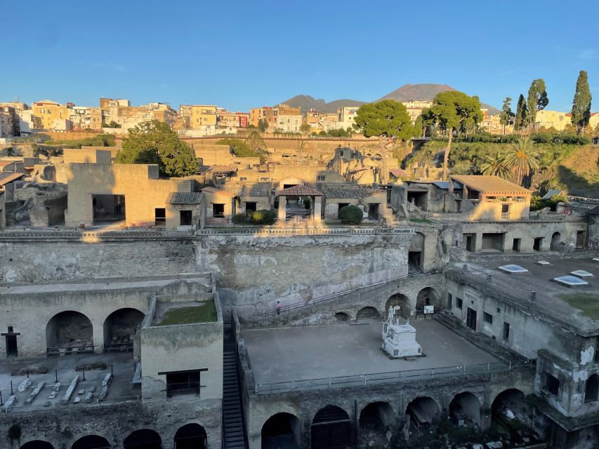 Pompeii and Herculaneum: Guided Tour with an Archaeologist - Should you book this Pompeii and Herculaneum guided day?