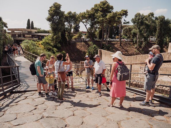 Pompeii and Herculaneum led by an Archaeologist with private transport - What the guided pacing does for you