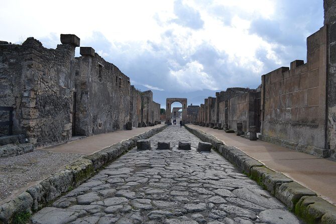 Pompeii and Herculaneum led by an Archaeologist with private transport - How much walking is involved, and how to prepare