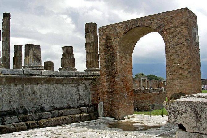 Pompeii and Herculaneum Private Tour - Price and value: what $505.73 per person really buys