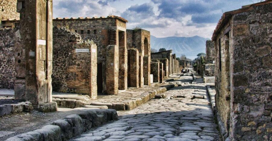 Pompeii and Herculaneum: Private Tour from Naples - Leaving Naples: Pickup That Keeps the Morning Calm