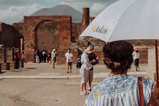 Pompeii and Mount Vesuvius Small Group Tour - The archaeologist-led Pompeii arc (2 hours that set the tone)