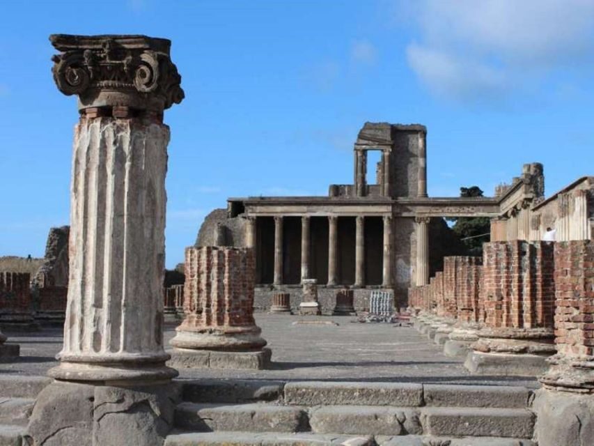 Pompeii and Naples Day Trip from Rome - Pompeii with an official guide: what you’ll focus on
