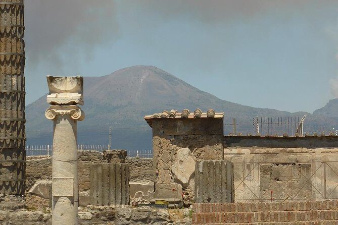 Pompeii and Naples Tour by High-Speed Train - Pompeii with skip-the-line access: when control beats chaos