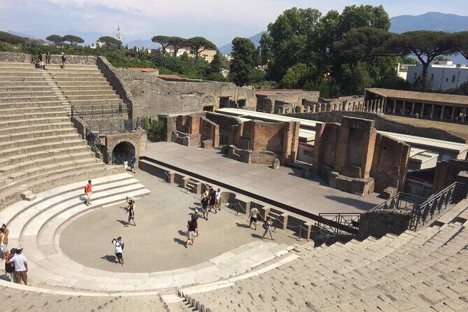 Pompeii and Sorrento Day Trip from Naples - Sorrento walking tour: narrow streets and Villa Comunale views