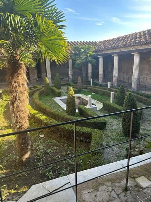 Pompeii and Vesuvius Cellars: Tour with Pick-Up in Positano - Pompeii Archaeological Site: what your guided 2 hours should feel like