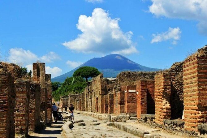 Pompeii and Vesuvius Day Trip from Naples with Skip The Line - How to spend your Pompeii time (so 3 hours feels bigger)