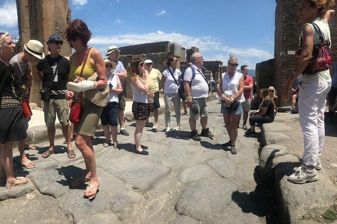 Pompeii and Vesuvius Small Group Tour From Naples with Pizza - Lunch on the Slopes: Pizza That Actually Helps You Keep Going