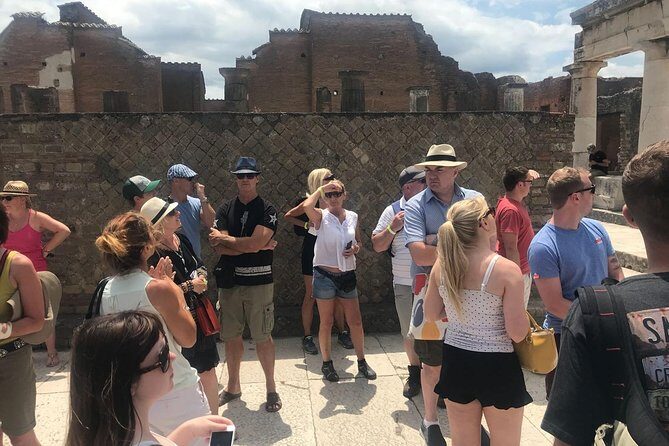 Pompeii and Vesuvius Small Group Tour From Naples with Pizza - From the Vesuvius Park Entrance to the Crater: The Uphill Part You Must Respect
