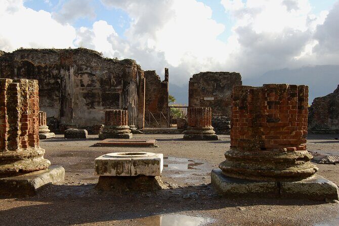 Pompeii Archaeological Area Entrance Ticket - Arriving and entering through the right gate areas