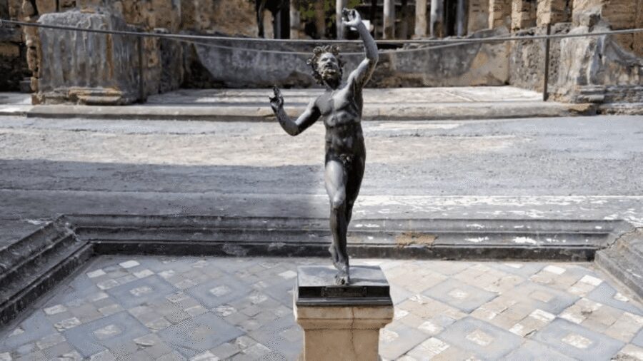 Pompeii Audioguide - TravelMate app for your smartphone - Who should book this Pompeii smartphone audioguide?