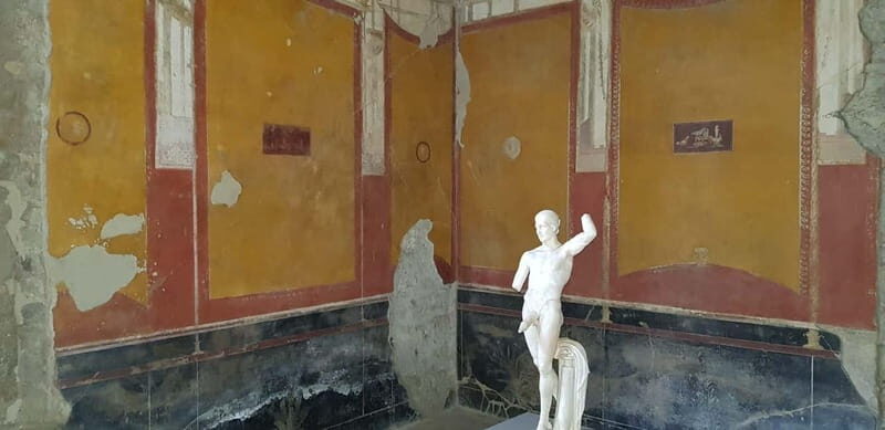 Pompeii: Entry Ticket w/ Guide and Transfers or Audio Guide - Baths, bakeries, and shops: where the city starts to feel normal