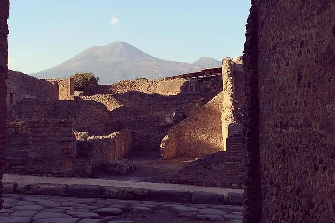 Pompeii Exclusive 2h Private Tour with your Archaeologist - The guided route through Pompeii’s core blocks