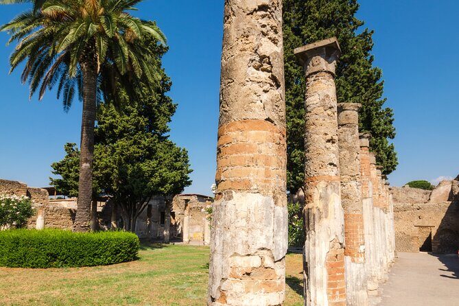 Pompeii guided group tour from Rome - The early start from Roma Termini and the fast-train ride to Napoli Centrale