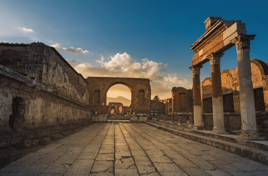 Pompeii Guided Tour with Archaeologist - A focused 2-hour walk that targets the heart of the ruins
