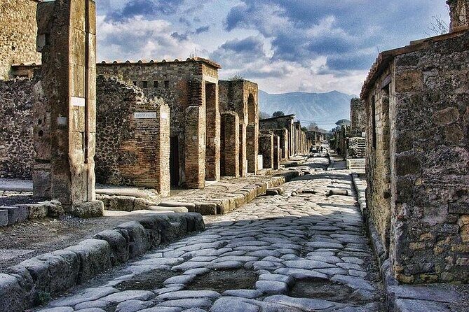 Pompeii half day tour from Naples - Return to Naples by 12:30: When Half-Day Timing Works
