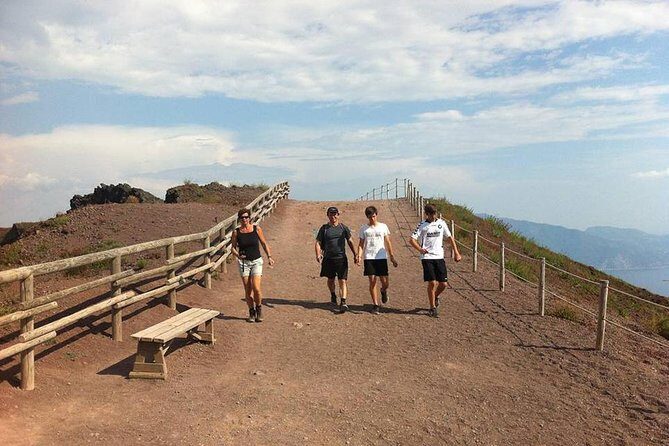 Pompeii, Herculaneum and Vesuvius Private Guided Tour - Mt. Vesuvius hike with drop-off: views over the Bay of Naples