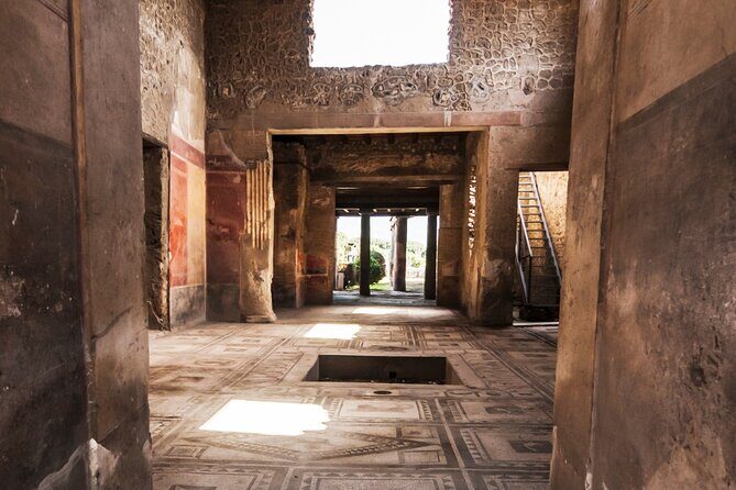 Pompeii & Herculaneum by Train from Rome with Pizza Lunch - Pompeii with a guide: what you’ll really get in about two hours