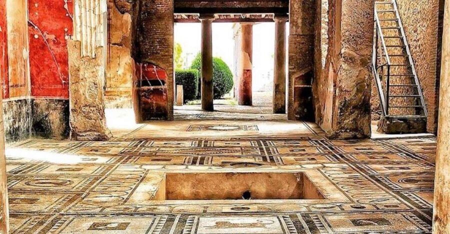 Pompeii in 2h and 30mnt: walk with local guide - The best part: photos at the key structures