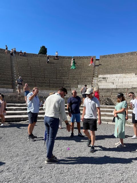 Pompeii in 2h and 30mnt: walk with local guide - Official guide: why “authorized” changes the experience