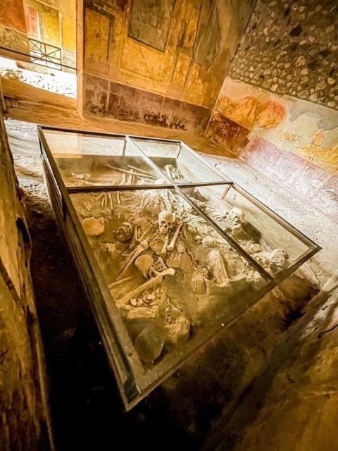 Pompeii in 2h and 30mnt: walk with local guide - What you actually see: houses, shops, and the daily-life Pompeii