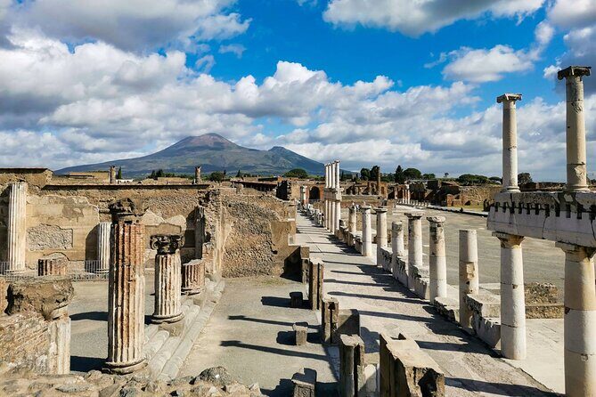 Pompeii La Tagliata Restaurant Drive - Why Pompeii + Positano Works as a Single Day