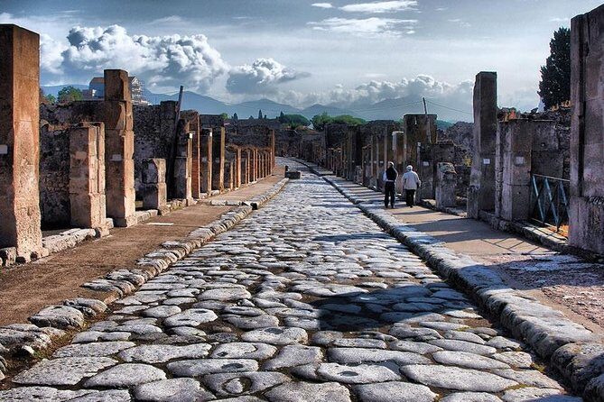 Pompeii & Mount Vesuvius Private Tour with Guide - Private van pickup that makes Naples-to-Pompeii days feel easy