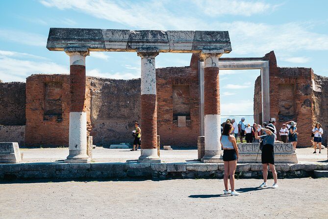 Pompeii, Positano & Sorrento private shore excursion - Pickup, timing, and how to stay calm in busy southern Italy