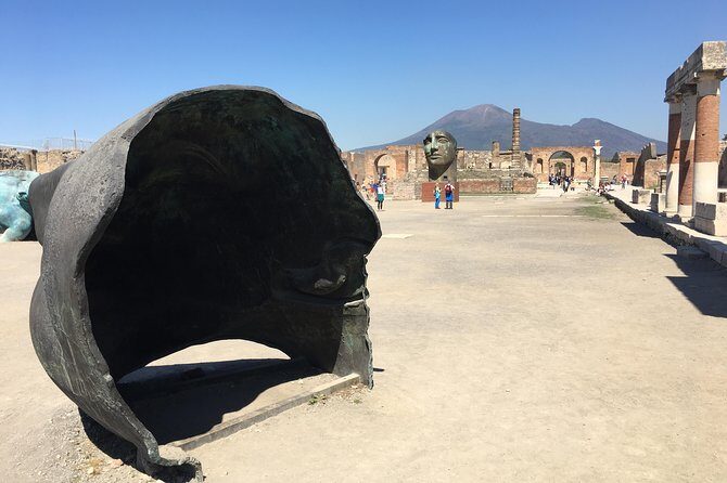Pompeii private guided tour and Amalfi coast - Sorrento free time: limoncello, leather, and a real walk