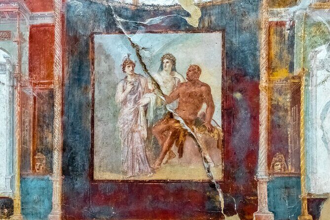 Pompeii Private & Personalized Tour with archeology expert guide - Practical matters: shoes, water, hats, and the cloakroom