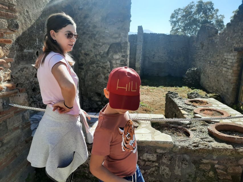 Pompeii Private Tour for Kids and Their Families - Taverns, a bakery, and the lived-in feeling of everyday Pompeii