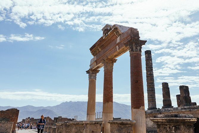 Pompeii PRIVATE TOUR With Locals: Ticket & Guide Included - Fast-track entrance tickets: the practical win