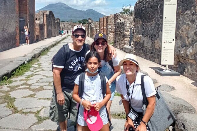 Pompeii Private Walking Tour with Expert and Authorized Guide - Pompeii Archaeological Park: what you’ll see and why it clicks