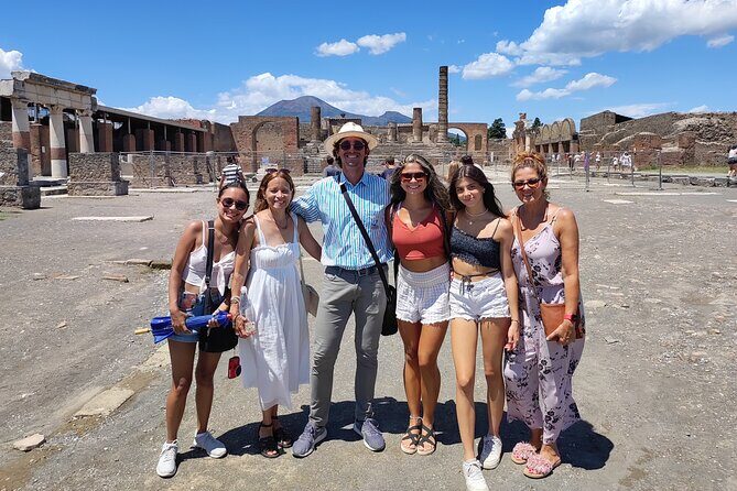 Pompeii Private Walking Tour with Expert and Authorized Guide - The guide effect: stories, humor, and the details that make Pompeii real