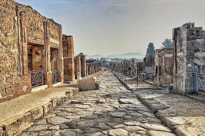 Pompeii Private Walking Tour with Expert and Authorized Guide - Timing and route reality: avoiding wasted minutes in a crowded park