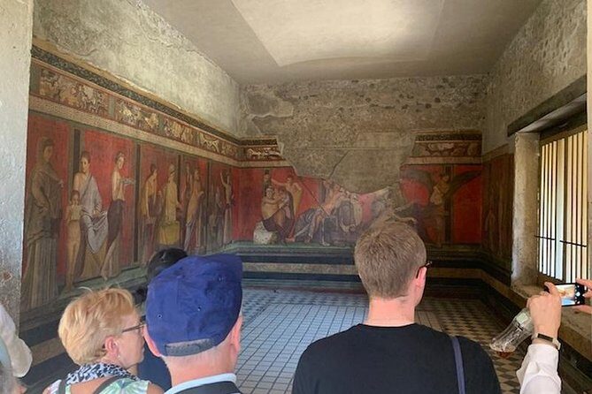 Pompeii Ruins Special - Theatres and public architecture: where entertainment met society