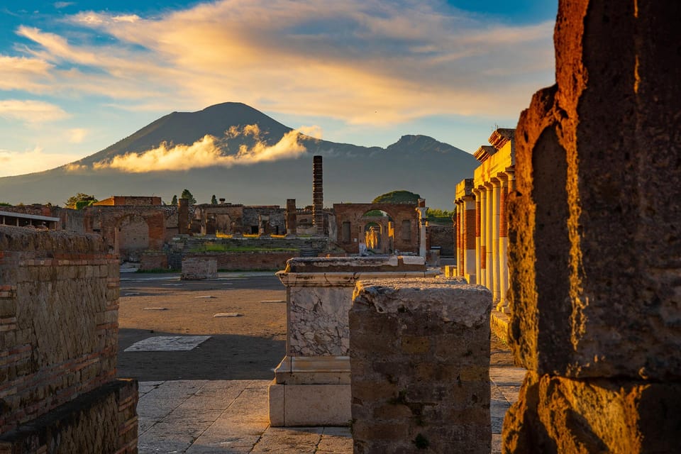 Pompeii Skip-the-Line Ticket and Audioguide - Using the Multilanguage Audioguide and Ruins Map