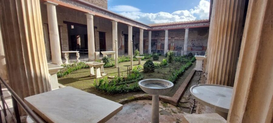 Pompeii Sunset tour for small group - Basilica, Forum, theater, baths, and the city’s daily-life clues
