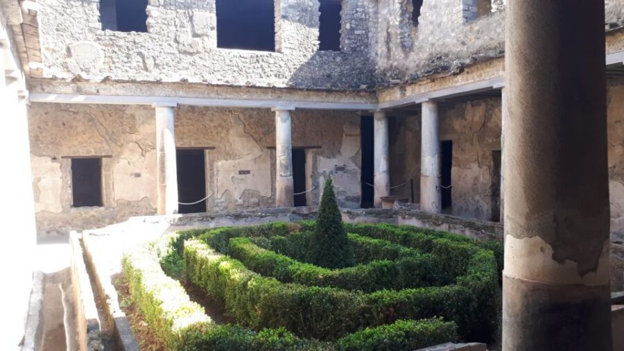 Pompeii Sunset tour for small group - Small-group guidance: what that changes on the ground