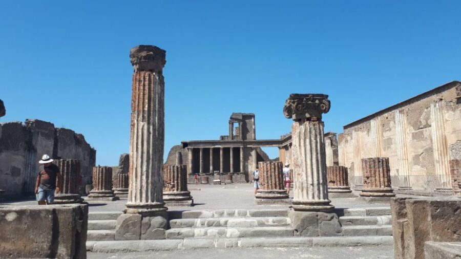 Pompeii Sunset tour for small group - What to bring: comfortable shoes are non-negotiable