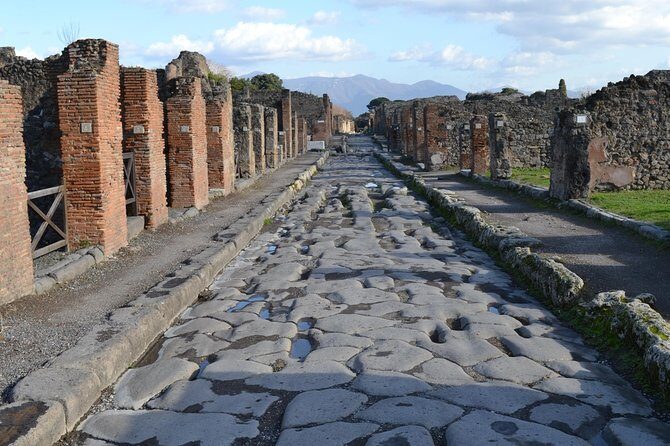 Pompeii the Ancient City (Tour+Transfer) - Teatro Grande: Where Entertainment Was Part of the Daily Rhythm
