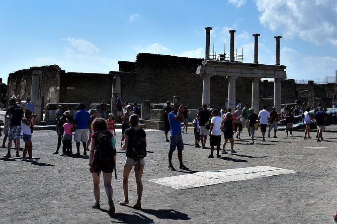 Pompeii tour with entrance ticket! - Skip-the-line priority entrance: when it’s actually worth it