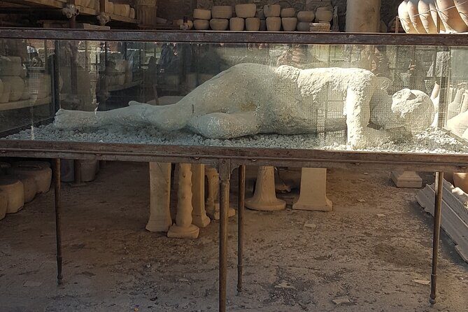 Pompeii Tour with experienced guide - The Forum and City Center: Public Buildings and How Power Worked