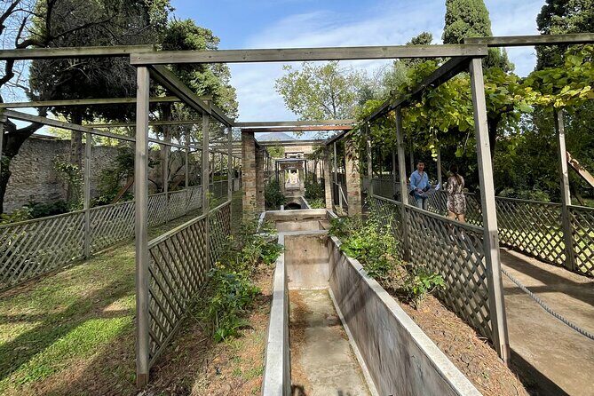 Pompeii Unveiled: 3-Hour Private Tour In-Depth Discovery - Anfiteatro Romano: The Amphitheatre That Could Seat 20,000