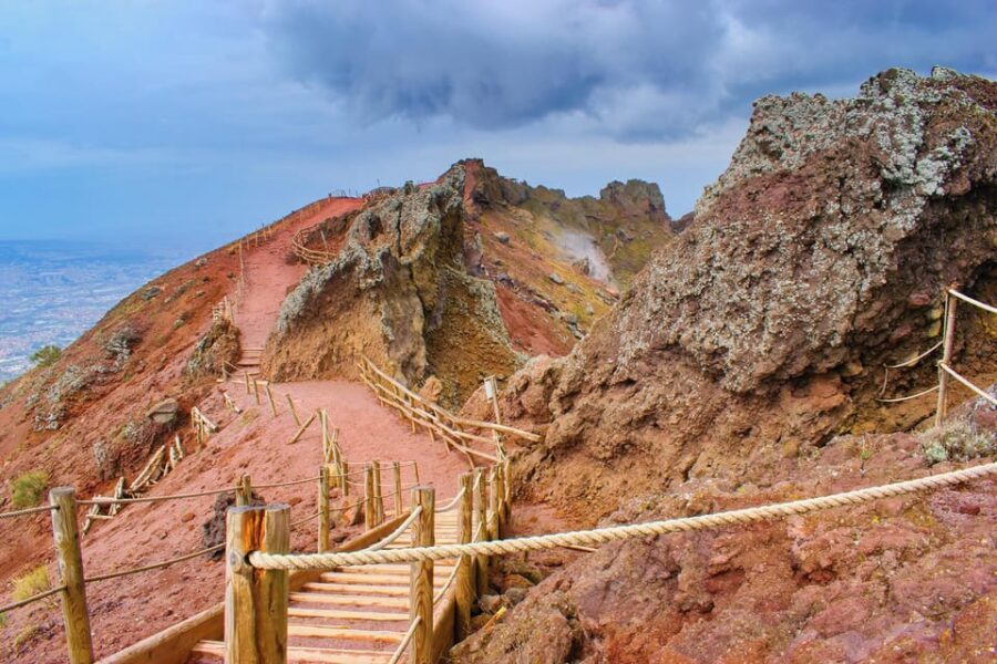 Pompeii & Vesuvius - Up to Vesuvius: shuttle to 1,000 meters, then a 30-minute climb